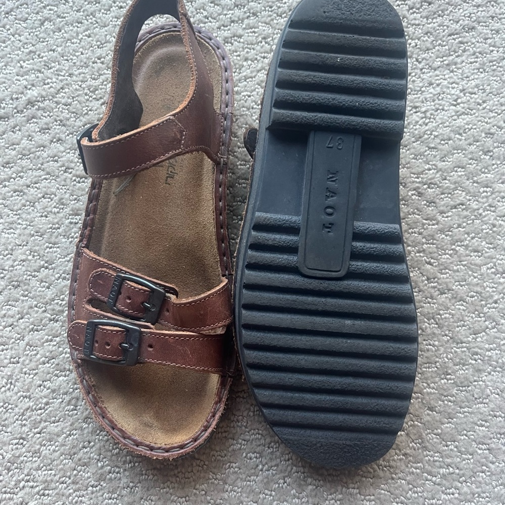 NAOT Sandles